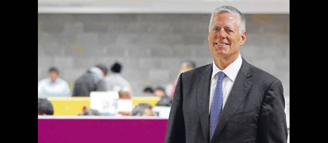 Ed Coleman: estratega que guía a Unisys por el mundo | Ed Coleman estuvo supervisando los detalles de la ampliación del centro de negocios de Unisys, en Rionegro. FOTO JAIME PÉREZ
