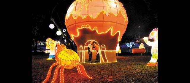 Navidad en Cali será a media luz | La Contraloría dice que entre el 2000 y el 2011, la Alcaldía de Cali se gastó $29.754 millones en alumbrado navideño. FOTO ARCHIVO