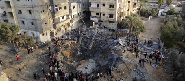Ascienden a 93 los muertos y 900 los heridos en ataques de Israel a Gaza | Foto: Reuters