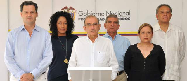 "No aceptamos que las Farc se presenten como jueces de las Fuerzas Militares": De la Calle |