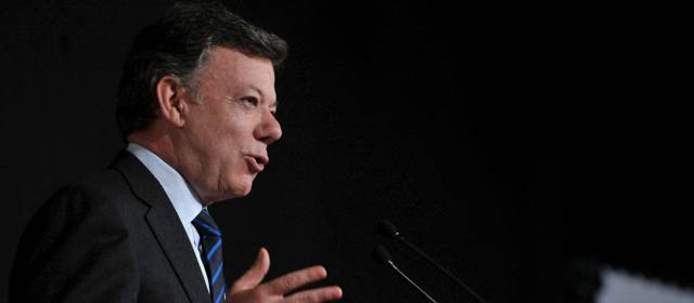 Presidente Santos pidió perdón a indígenas y se comprometió con sus derechos |