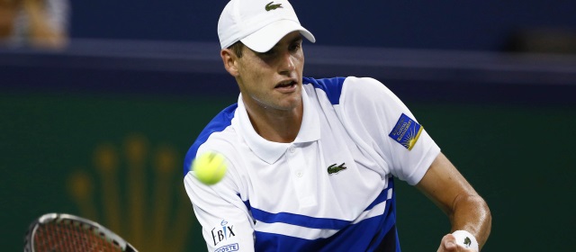 Tras dos horas y 17 minutos de partido, el estadounidense terminó imponiéndose con parciales 4-6, 7-5 y 7-5. FOTO REUTERS