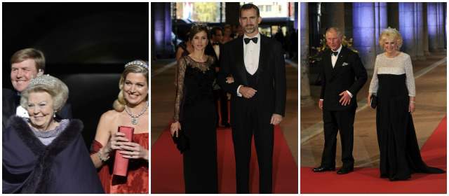 La reina Beatriz se despide del reinado en Holanda, atras su hijo Guillermo, futuro rey y Maxima, el príncipe Felipe y la princesa Letizia, en el centro, a la izquierda el príncipe Carlos y Camila, duquesa de Cornwall, llegan a la cena. Foto Reuters