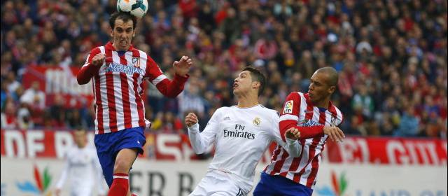 Real Madrid empató con el Atlético y sigue de líder en España | Foto: Reuters