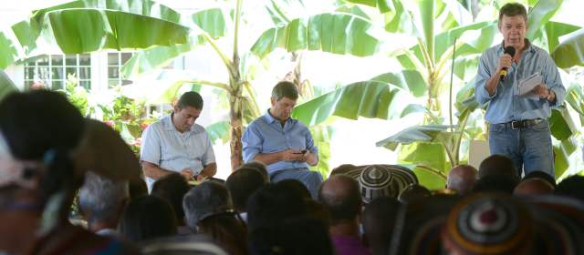 Que Farc cambien balas por votos y lo hagan rápido: Santos |