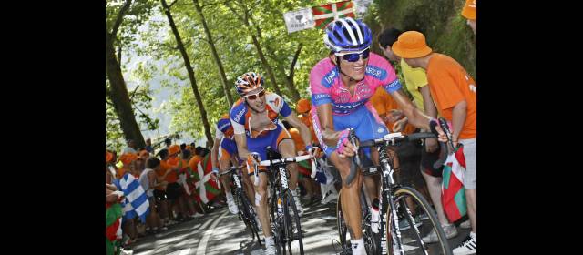 Urán ya es octavo en la Vuelta a España | Winner Anacona, en la punta, tiene un gran comienzo en la Vuelta a España. FOTO REUTERS