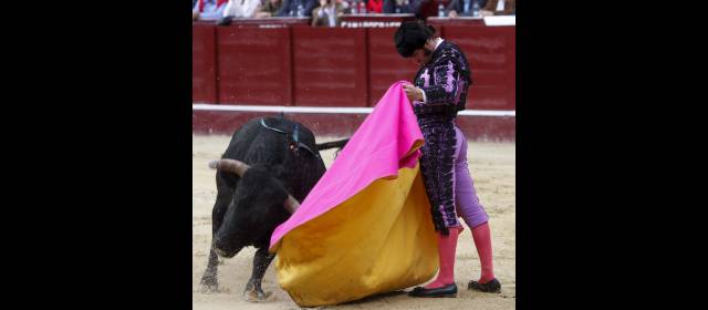 Remate con el sello de Morante | El embrujo gitano de Morante lo ha hecho figura del toreo y atractivo en cualquier plaza. Hoy estará en La Macarena. FOTO ARCHIVO
