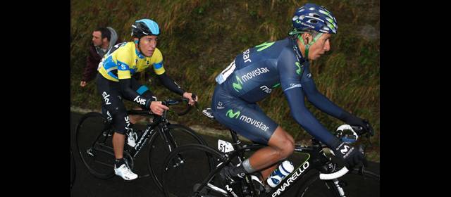 País Vasco | El líder Sergio Henao trepa en el País Vasco; Quintana celebra la victoria de la etapa. Y abajo, los dos escarabajos mano a mano. FOTO s TEAM SKY-MOVISTAR TEAM