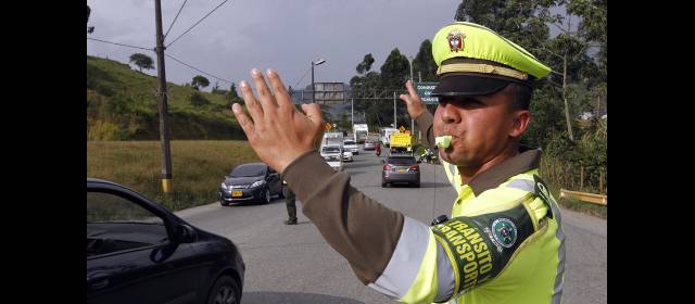 Más de un millón de viajeros en las vías del país, en operación retorno | El ingreso de vehículos a Medellín se cumplió ayer sin contratiempos. FOTO DONALDO ZULUAGA