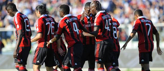 Pescara, de Juan Fernando Quintero, fue goleado por el Milan 4-0 | Con su fácil triunfo en Pescara el Milan es tercerp con 68 puntos. FOTO AP