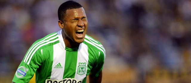 La fiesta fue verde en el mítico Centenario de Montevideo | Jherson Córdoba fue una de las figuras del encuentro. Marco dos goles, FOTO REUTERS.