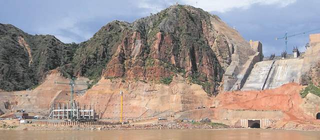 Las energías opuestas que genera El Quimbo | En un 43% avanzan las obras de la central hidroeléctrica El Quimbo, sobre el río Magdalena. FOTOS JUAN ROJAS - CORTESIA