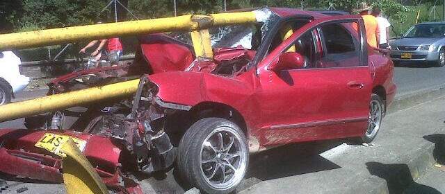 Conductor se salvó de milagro en grave accidente en Punto Cero | @TamayoVelasquez