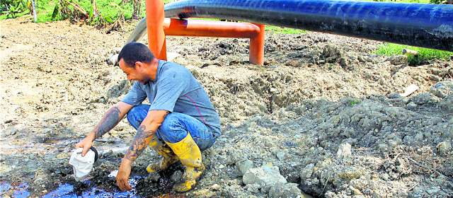 Los principales oleoductos objeto de los atentados de las guerrillas de las Farc y el Eln son Caño Limón Coveñas y Bicentenario, en construcción. Al daño económico se suma el ambiental. FOTO archivo.