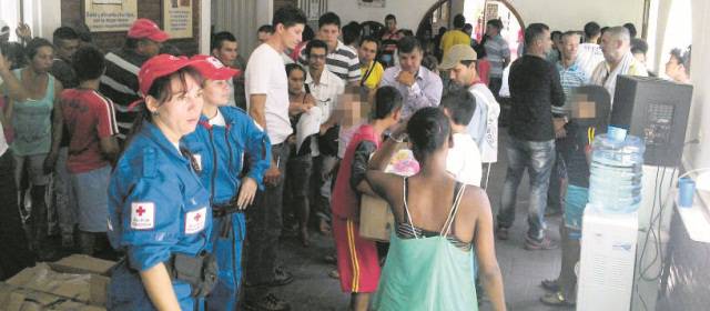 Con engaños, "Rastrojos" llevan jóvenes a Venezuela | El CICR y otras entidades comenzaron la atención en Cúcuta a los desplazados. FOTO cortesía