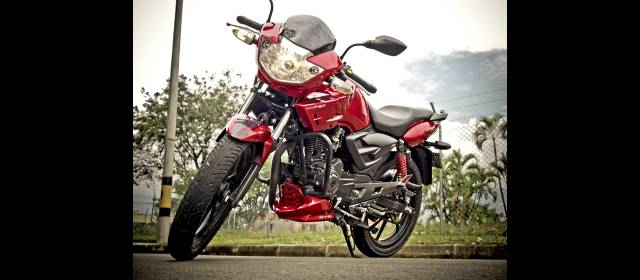 TVS llega con su modelo Apache | Su vocación es urbana, pero puede ser una alternativa para desplazamientos más largos. FOTO JONATHAN CARVAJAL
