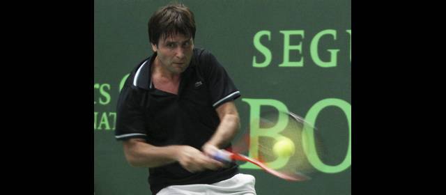 Un Mago lleno de sorpresas con Medellín | El francés Fabrice Santoro es uno de los jugadores más complejos que había en el circuito, con golpes llenos de efectos, que se verán hoy y mañana en Medellín. FOTO RÓBINSON SÁENZ