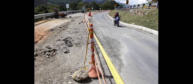 En apenas 8 días se dañó el paso en Hatillo-Barbosa | La doble calzada impulsa el desarrollo del Norte, el Magdalena Medio, el Nordeste y el Bajo Cauca. FOTO RÓBINSON SÁENZ