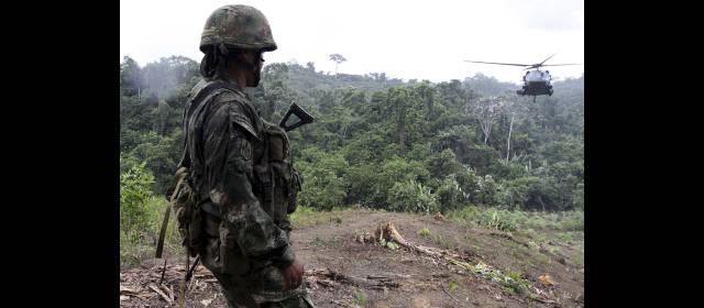 Operación Troya agrega obras sociales al Nordeste | Ejército y Fiscalía refuerzas al componente Policía en la Operación Troya en cuatro municipios del Nordeste. FOTO MANUEL SALDARRIAGA