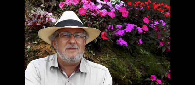 Héctor Abad, trino a trino |