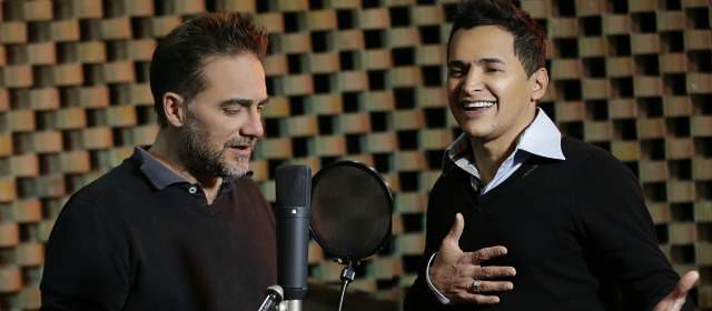 Celedón celebra con 24 amigos | "Aunque todos llegaron un poco tímidos a la grabación, lo hicieron ver fácil por el talento que tienen", dice Jorge Celedón sobre sus amigos. En la foto, con el argentino Vicentico. FOTO Cortesía