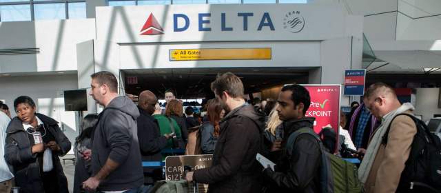 Reabren terminal del aeropuerto de Nueva York evacuado por sospecha de bomba