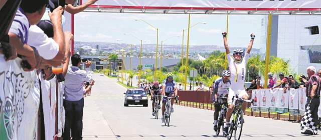 Barrida criolla en el Panamericano | El pedalista Wílmar Paredes, antioqueño de 18 años de edad, se confirmó como una de las grandes realidades del ciclismo nacional. Sus cuatro oros hablan por sí solos. FOTO CORTESÍA