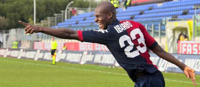 Víctor Ibarbo le anotó los tres goles a la Sampdoria. FOTO AP
