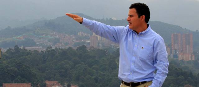 Alcalde Aníbal Gaviria habló del Cinturón Verde en España | Jaime Pérez | La propuesta del Cinturón Verde se extendería sobre 75 kilómetros en el Valle de Aburrá.
