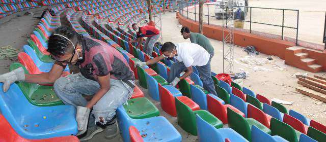 Proyecto de centro de eventos lleva 7 años como "prioridad" | Con premura se trabaja en el acondicionamiento del Coliseo Aurelio Mejía. FOTO HERNÁN VANEGAS