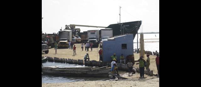 La millonaria ruta del cigarrillo de contrabando | Puerto Nuevo es una concesión otorgada a una familia Wayúu, que tiene el compromiso de adecuarlo. FOTO FERNEY ARIAS