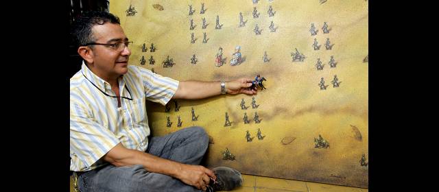 El arte de Juan Rodrigo va a los Juegos Olímpicos | Juan Rodrigo pinta en su tiempo libre o cuando no está de arquitecto en una obra y puede dedicarse dos o tres meses al arte. Por ahora está trabajando el tema de los juguetes y la infancia. Niña mascota fue la pintura elegida. FOTO JULIO CÉSAR HERRERA