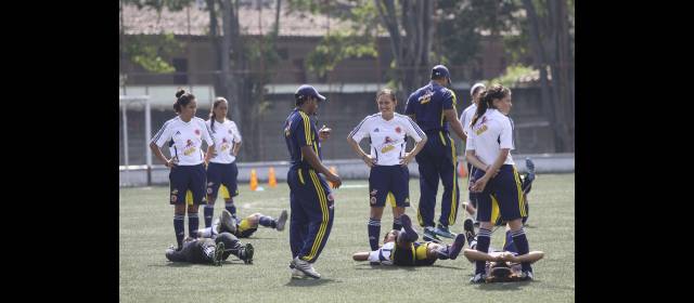 Las sardinas sintieron propia la derrota de las mayores | Las Sub17 continuán con su preparación para el Mundial de Azerbaiyán. FOTO MANUELA SALDARRIAGA