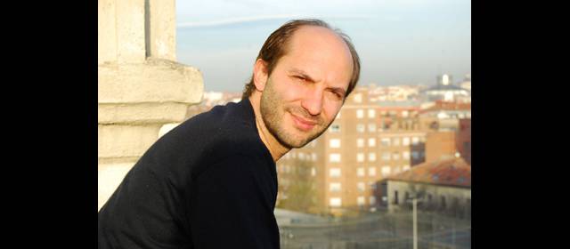 Carlos Granés es un tipo de ensayo | Aunque aún no concreta una novela, Carlos Granés se ha destacado como ensayista. Ganó, en 2011, el premio internacional de ensayo Isabel Polanco, por El puño invisible. FOTO CORTESÍA