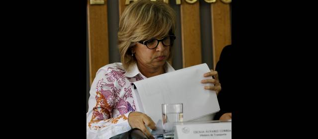 Listo para ejecutar paquete vial más grande del país | La ministra Cecilia Álvarez dijo que este año se espera construir 300 kilómetros de dobles calzadas en el país. FOTO DONALDO ZULUAGA