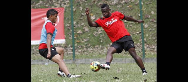 El DIM arranca con su nueva administración | El presidente Sergio Betancur es un convencido de que los 10 refuerzos, entre ellos Rafael Pérez y Efraín Viáfara, le darán vida al DIM. FOTO HERNÁN VANEGAS