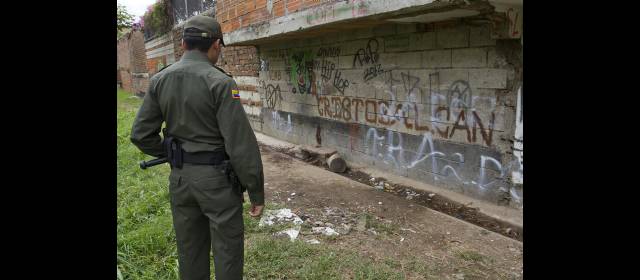 Preocupación por homicidio múltiple | En este extramuro de la cancha ubicada en la carrera 84 con la calle 42B, ocurrió el ataque. FOTO ESTEBAN VANEGAS