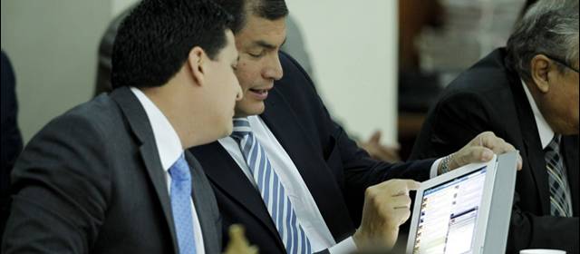 Máxima Corte de Ecuador ratificó condena contra El Universo | Reuters | El presidente ecuatoriano, Rafael Correa, dijo que la sentencia "pone coto al poder por encima de la ley".