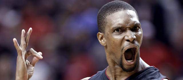 Heat también sabe ganar sin LeBron James | El estadounidense Chris Bosh, con sus 2,11 metros, le dio la victoria a los Heat. FOTO AP