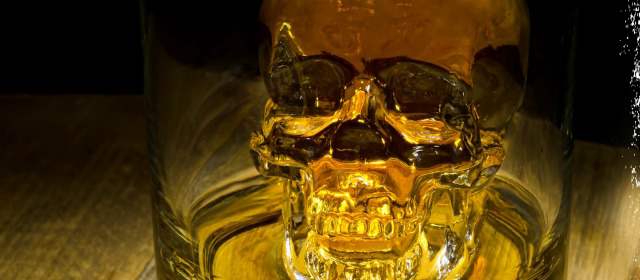 Licor adulterado tiene pelos, uñas y excremento de ratón |