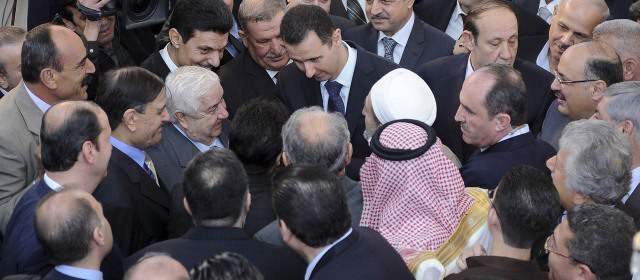 Bachar al Asad apareció en público en el rezo de Fiesta del Sacrificio |