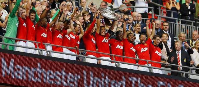 Manchester United consiguió el primer título en la era David Moyes | El técnico escocés inició con pie derecho su mandato con los diablos rojos, después de una pretemporada que dejó muchas dudas. FOTO AP