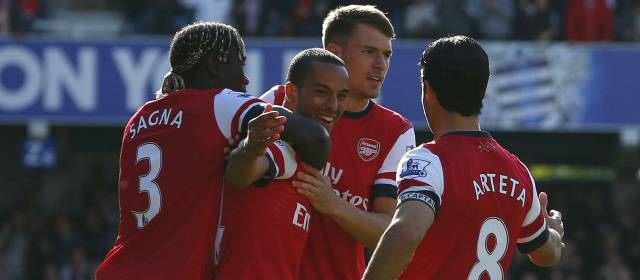 Arsenal derrotó al QPR y es segunto de la Liga Premier | Theo Walcott anotó el gol más rápido en la actual temporada de la liga inglesa. FOTO REUTERS
