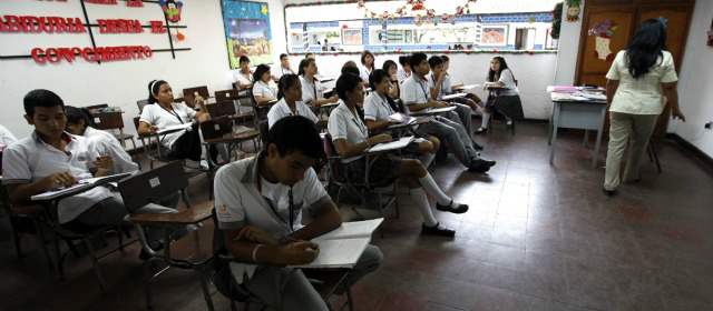Escuelas en las líneas de fuego y paz | Candelaria, Pradera y Florida se benefician del colegio Ana Julia Holguín de Hurtado, considerado entre los mejores del país.