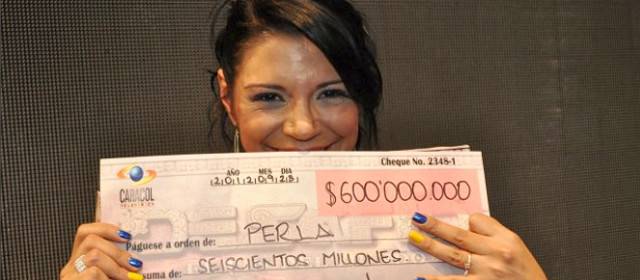 Perla es la ganadora del Desafío 2012 | Perla no pudo contener las lágrimas al escuchar su nombre como la ganadora del concurso. Cortesía Canal Caracol.