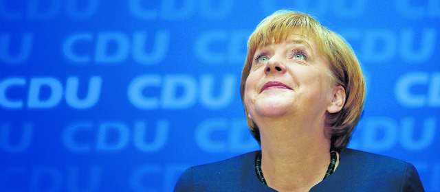 Los grandes desafíos de Europa esperan a Merkel | La Canciller debe convencer a la centroizquierda para que se sume a la coalición. Luego se concentrará en Europa. FOTO REUTERS