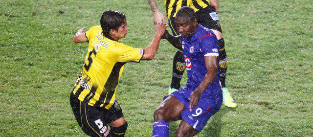 La liga mexicana anunciará cambios en Cancún | Edixon Perea podría abandonar el Cruz Azul. FOTO REUTERS