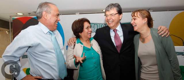 Educación es prioritaria en agenda de candidatos a la Vicepresidencia | De izquierda a derecha: Camilo Gómez, Aída Avella, Carlos Holmes Trujillo e Isabel Segovia. FOTO HERNÁN VANEGAS