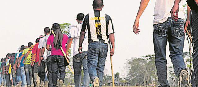 Con tres oleoductos se desbloquea crudo del país | El Oleoducto Bicentenario tendrá 970 kilómetros de longitud, el primer tramo se construye entre Casanare y Arauca y no ha estado exento de protestas campesinas, como esta de enero pasado. FOTO CORTESÍA