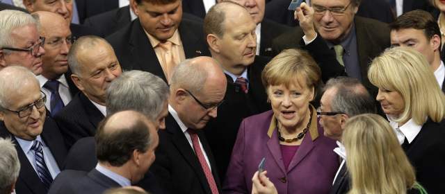 Parlamento alemán aprobó ayudas para Grecia | FOTO AP